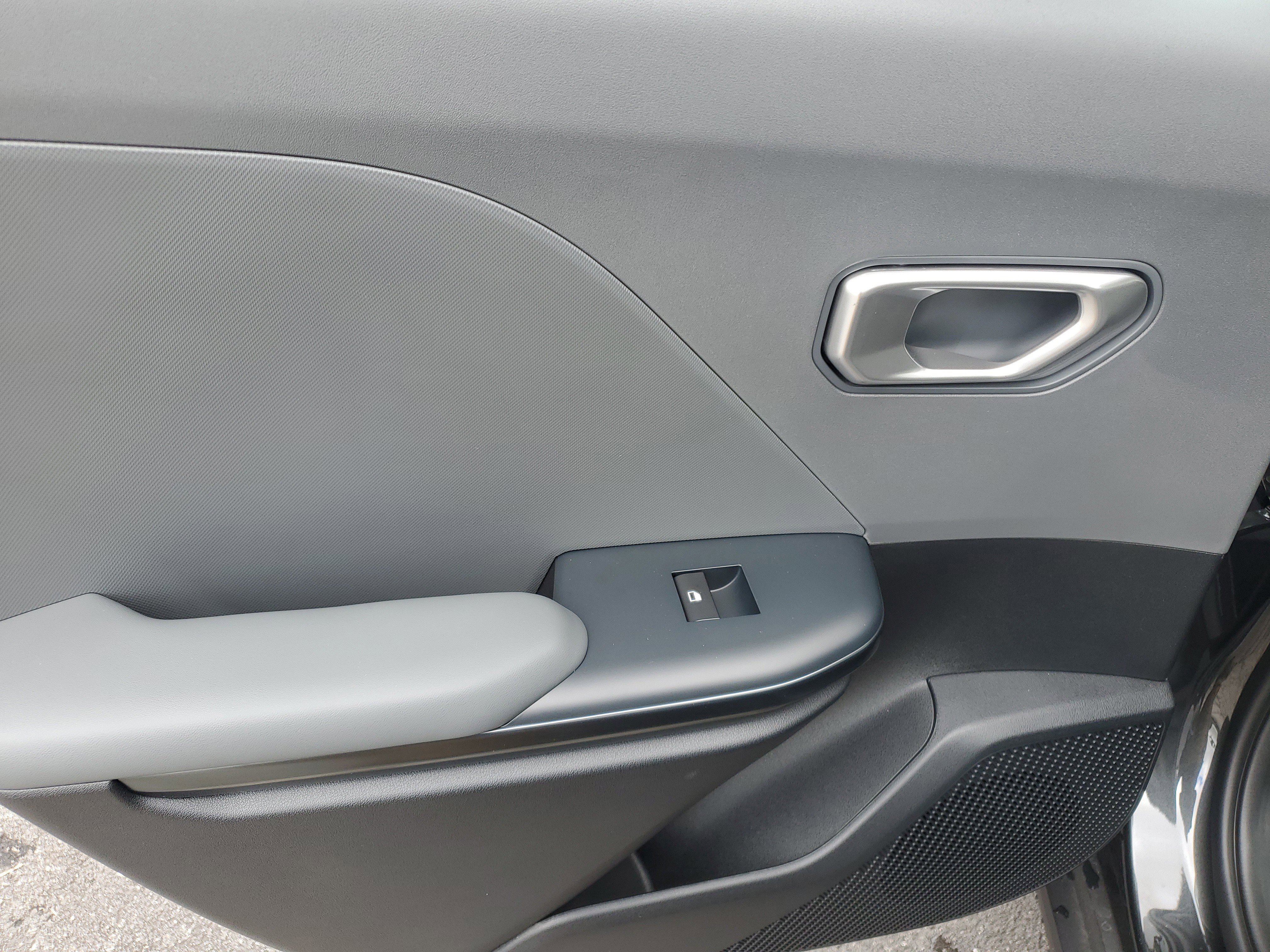 New 2025 Kia K4 LX image 12