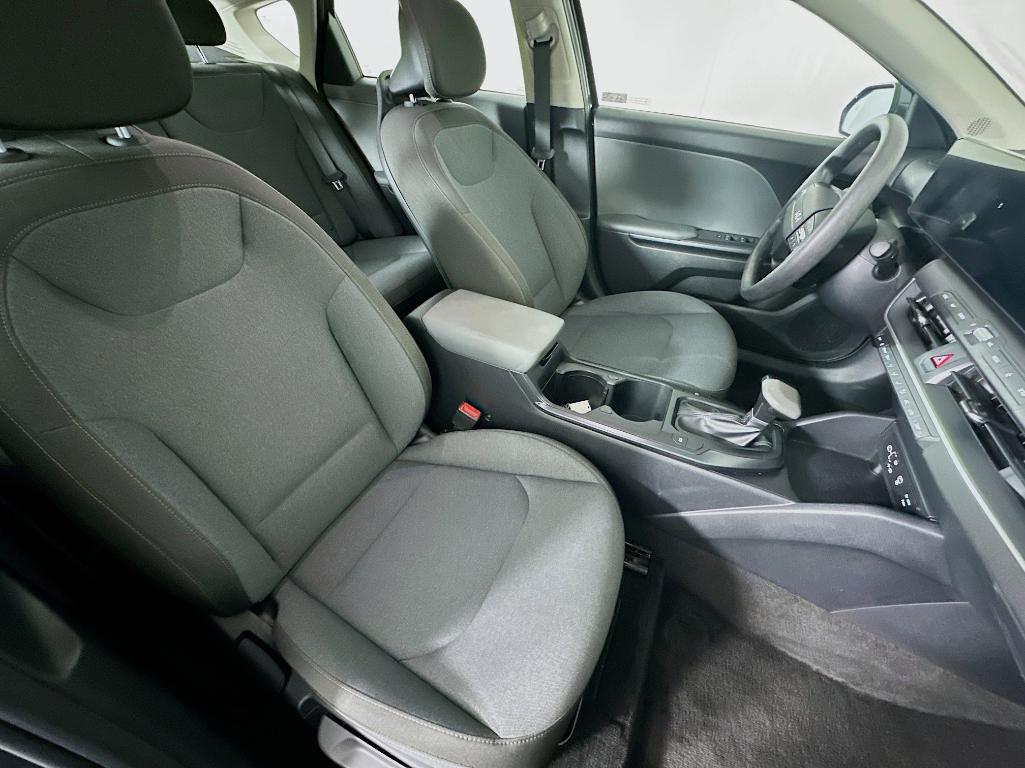 Used 2025 Kia K4 LXS image 31