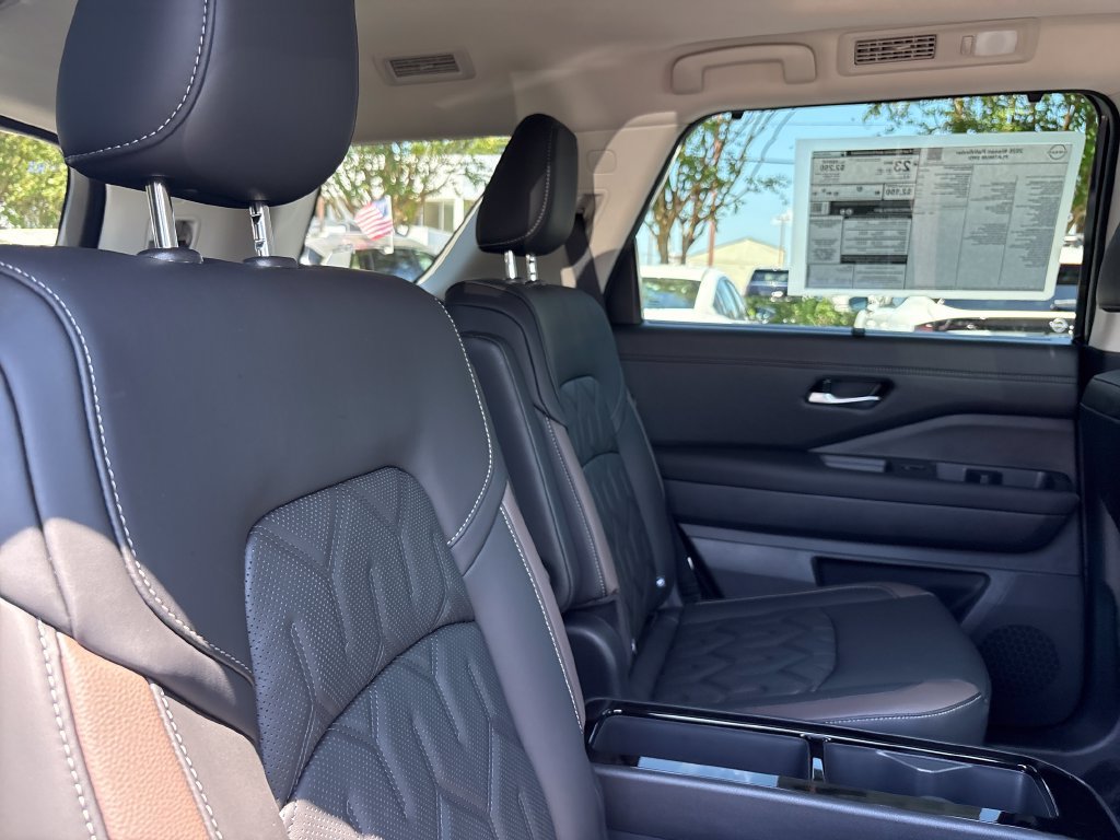 New 2026 Nissan Pathfinder Platinum FWD image 26