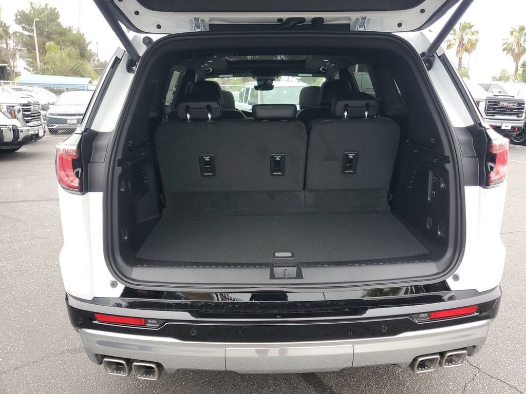 New 2026 GMC Acadia Denali w/ Super Cruise Package FWD image 5