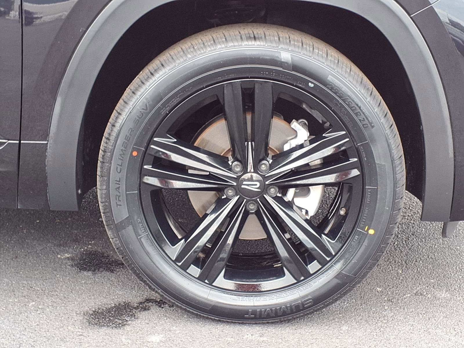 Used 2023 Volkswagen Atlas SEL R-Line image 33