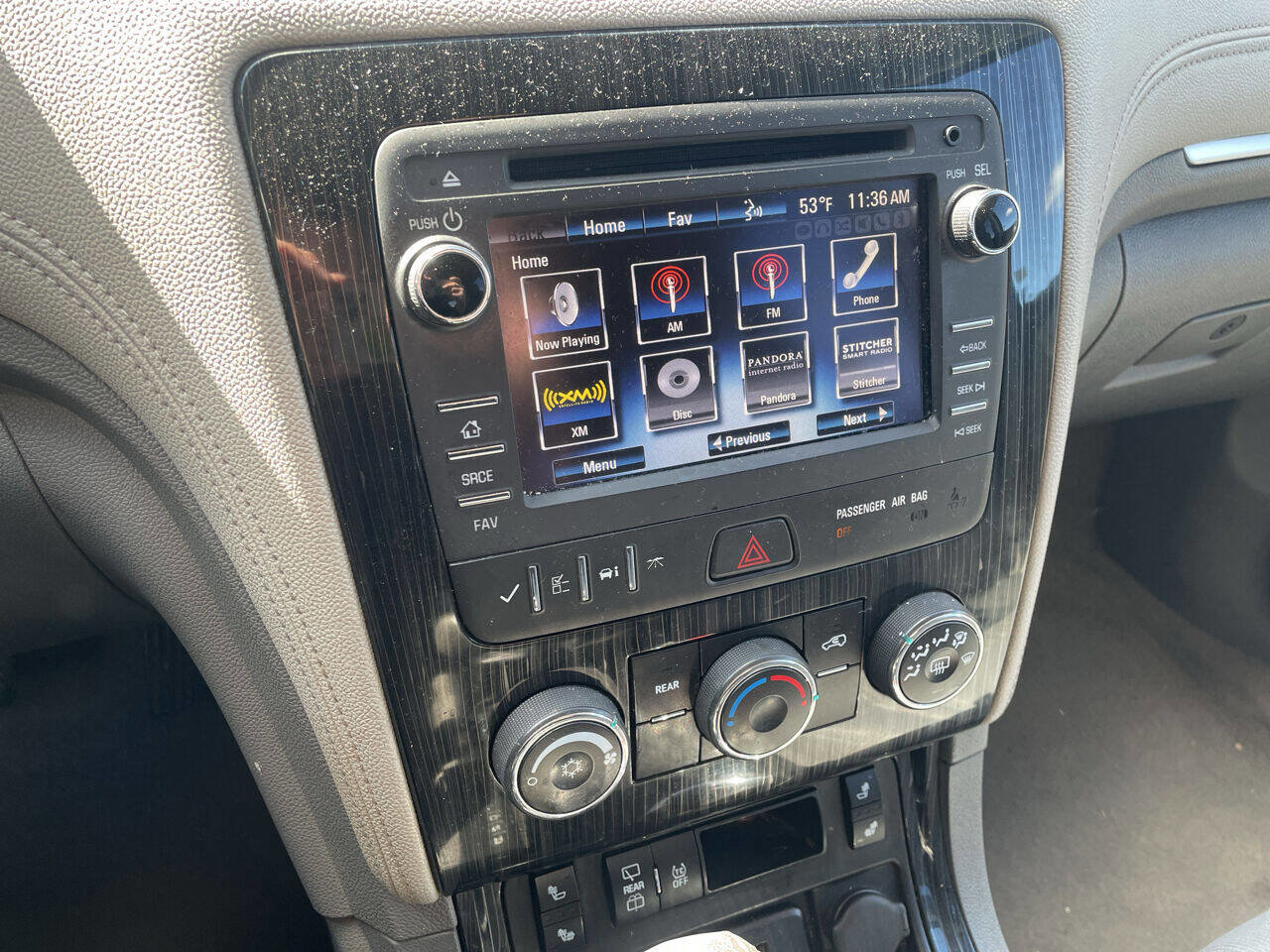 Used 2017 Chevrolet Traverse LT w/ Style and Technology Package image 14