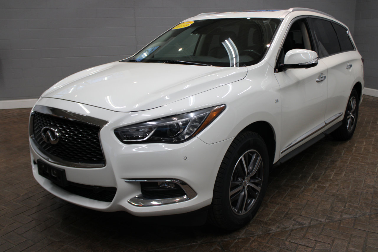 Used 2019 INFINITI QX60 Luxe w/ Essential Package image 3