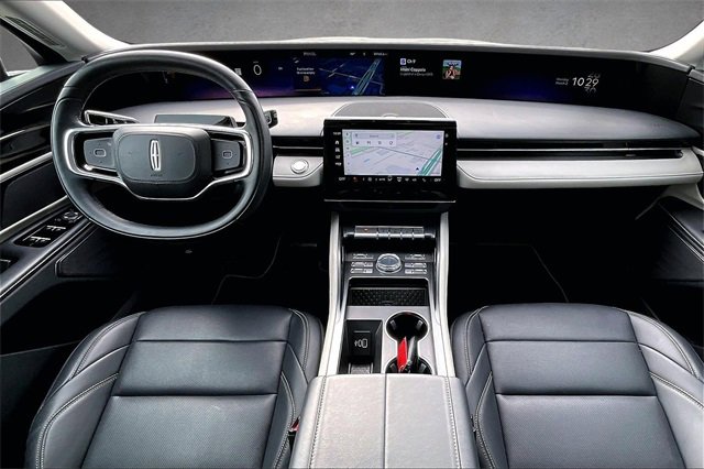 Used 2025 Lincoln Nautilus Premier image 14