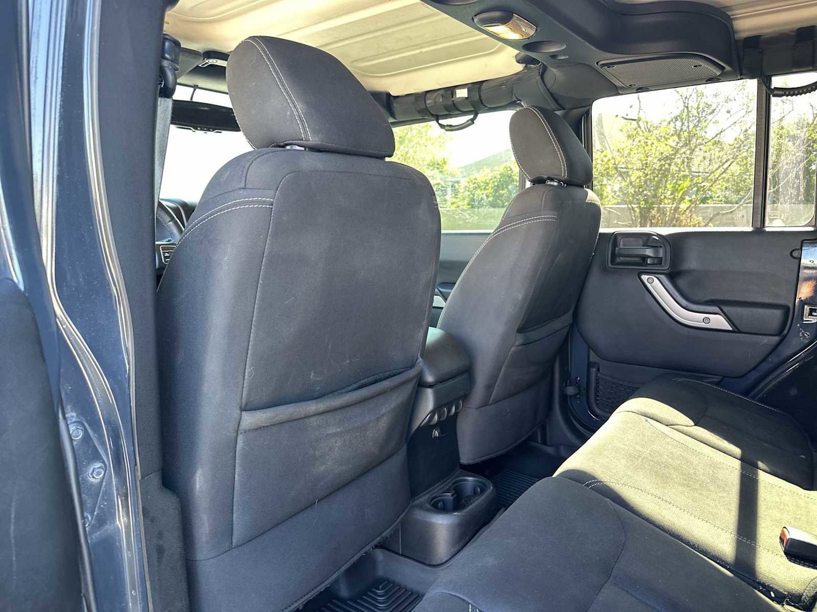 Used 2017 Jeep Wrangler Unlimited Sahara w/ Connectivity Group image 16