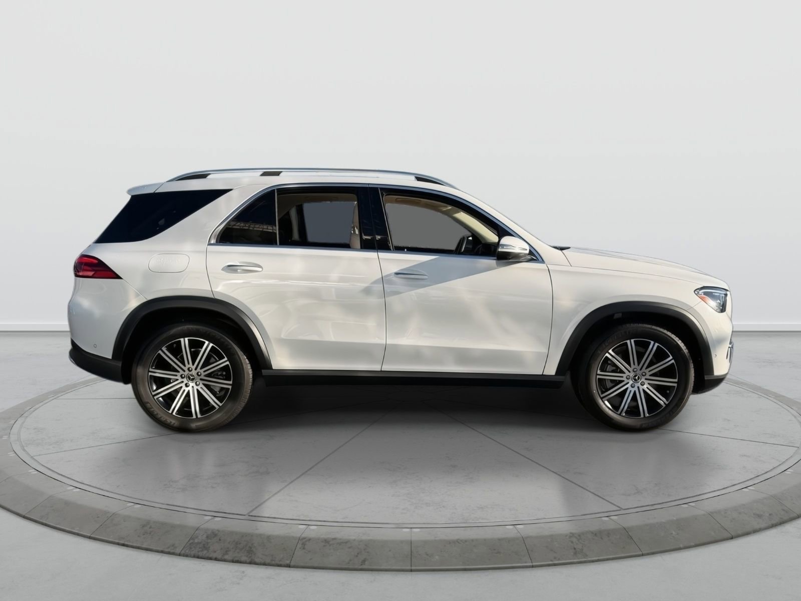 Used 2024 Mercedes-Benz GLE 350 4MATIC image 6