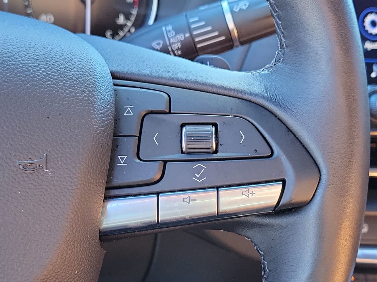 Used 2025 Cadillac CT4 Premium Luxury image 32