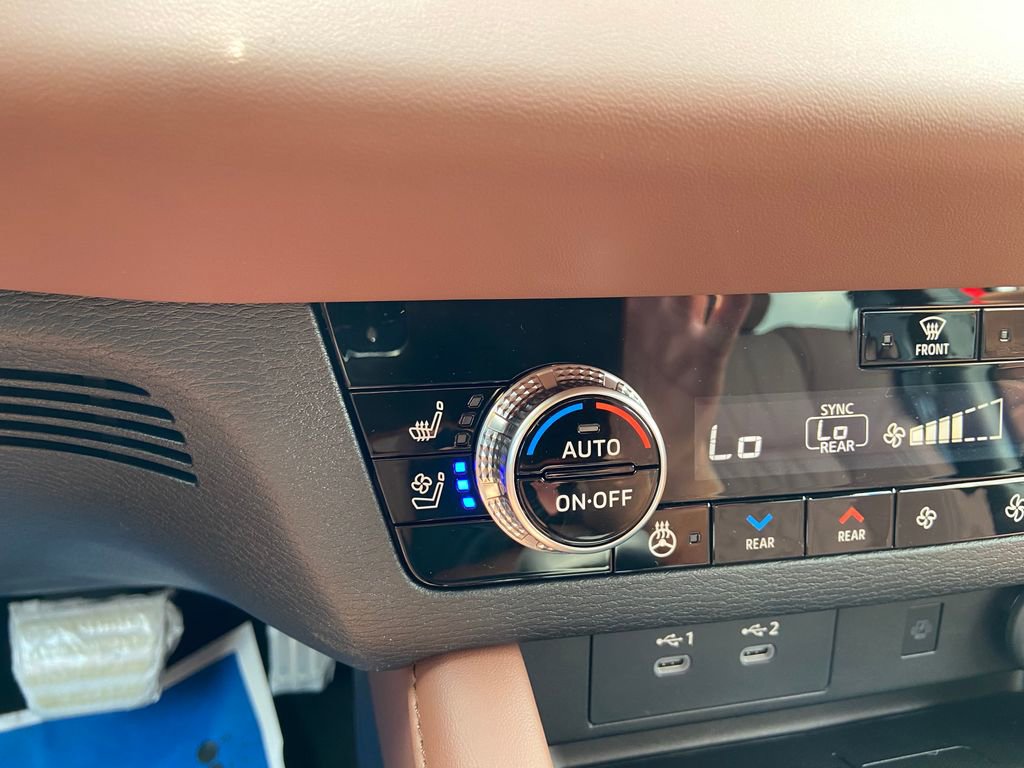 New 2026 Mitsubishi Outlander AWD image 30