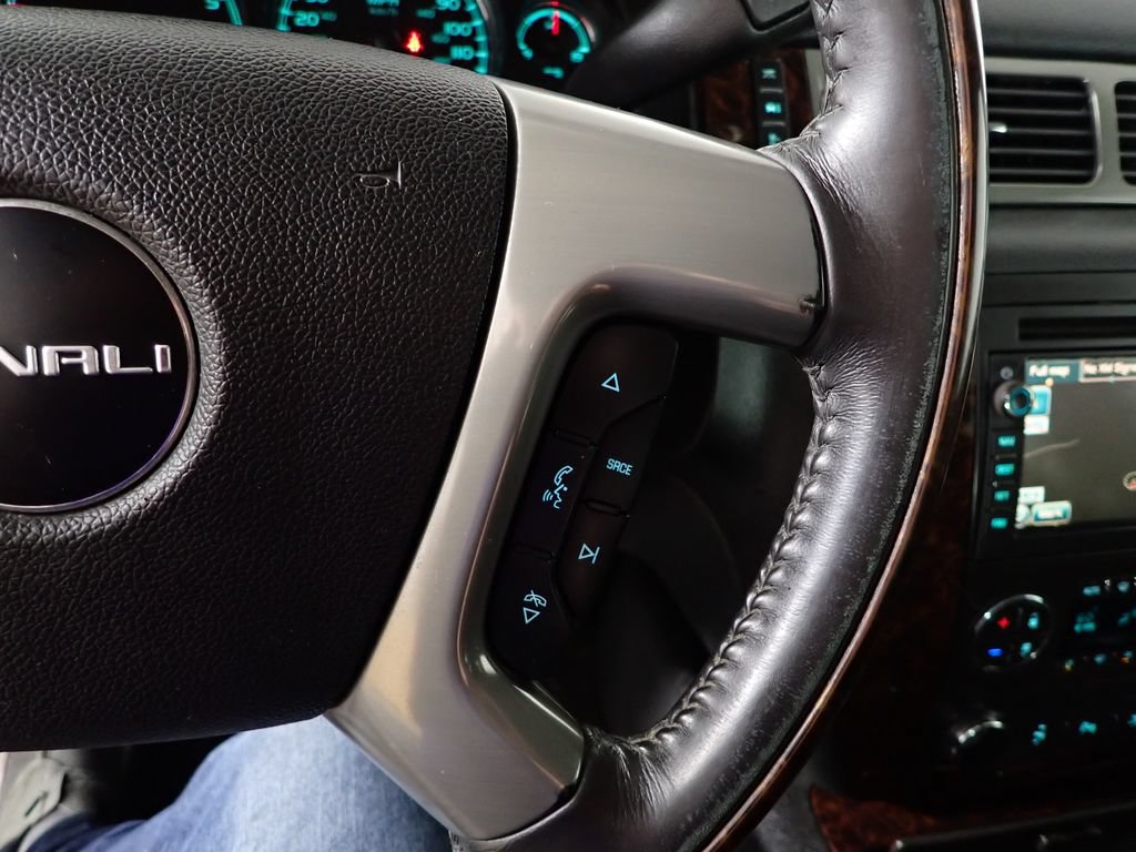 Used 2011 GMC Sierra 1500 Denali AWD/4WD image 28