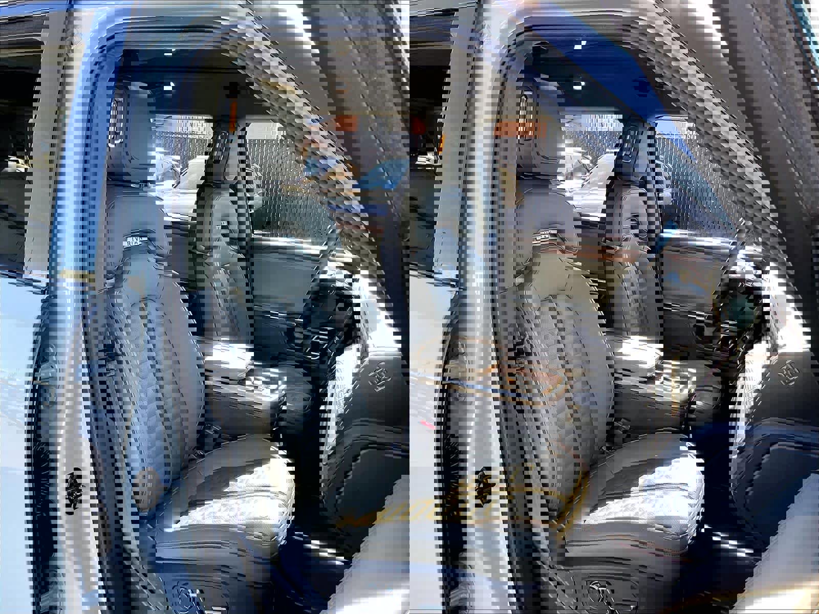 Used 2023 Rivian R1S Adventure image 8