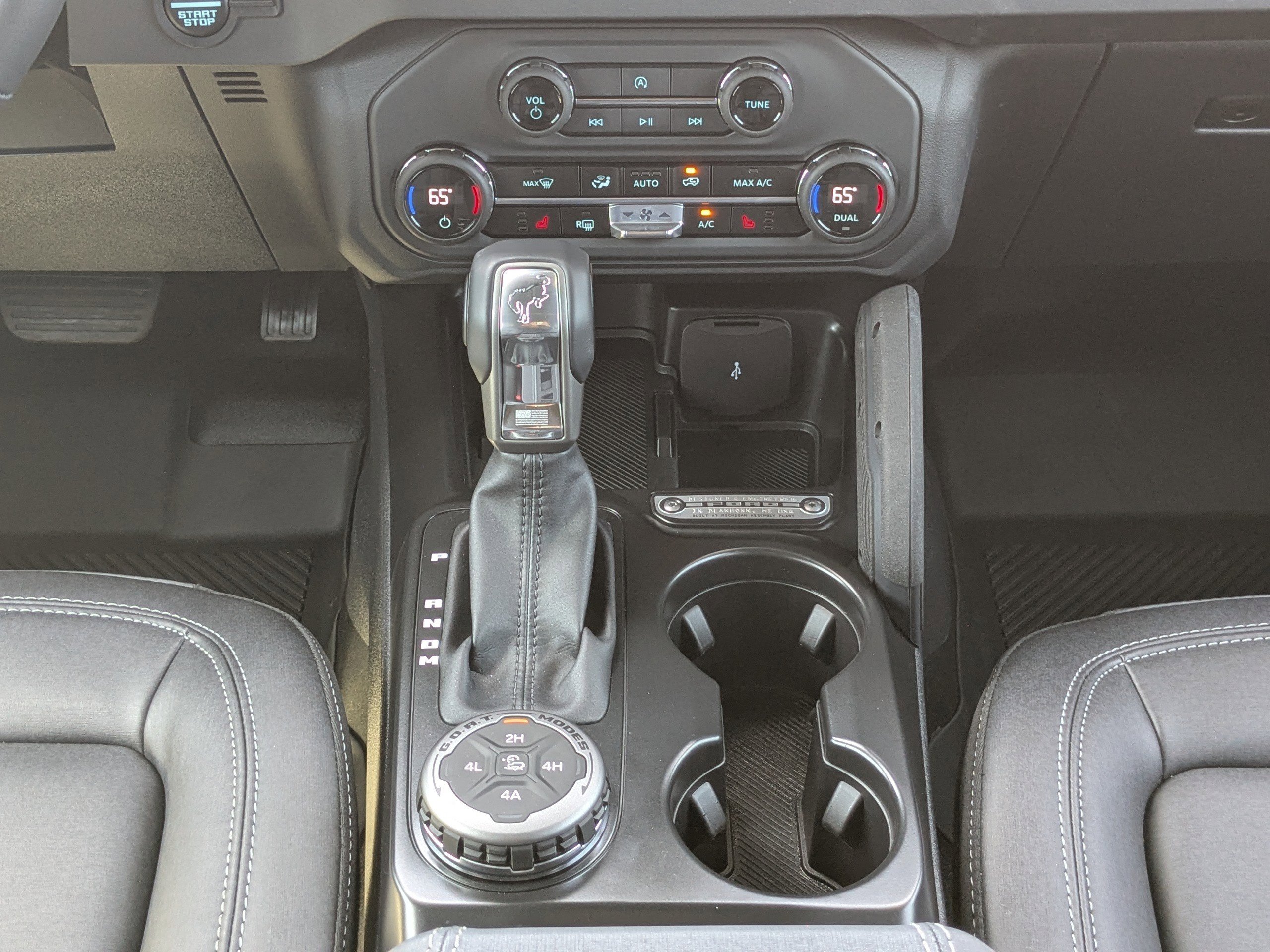 Used 2025 Ford Bronco Big Bend w/ Black Diamond Package image 19