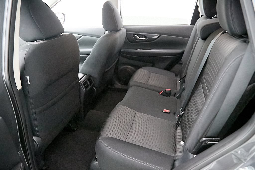 Used 2018 Nissan Rogue S w/ S Value Package AWD/4WD image 24