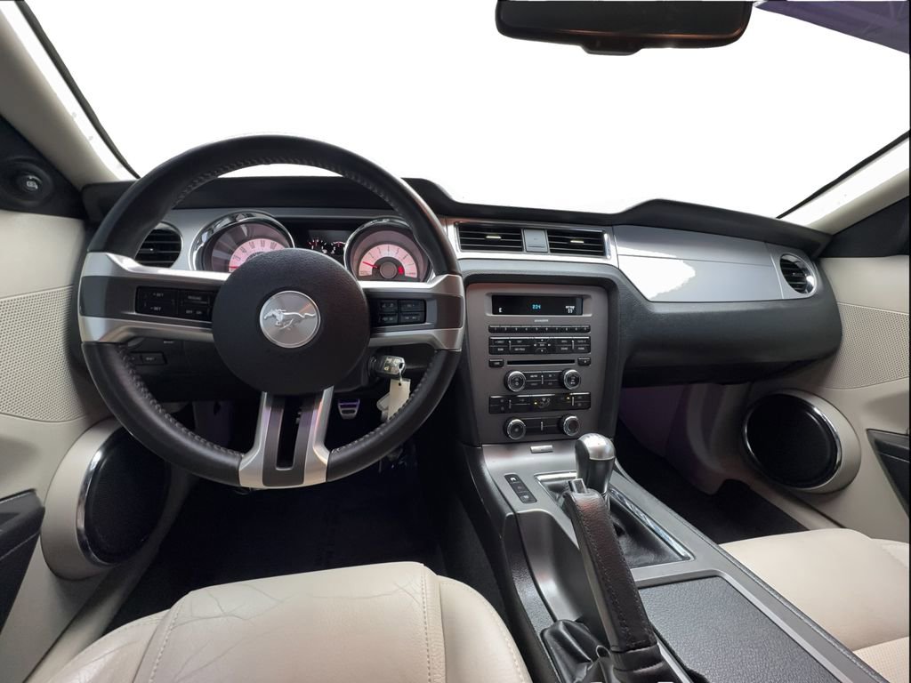 Used 2011 Ford Mustang GT Premium image 27