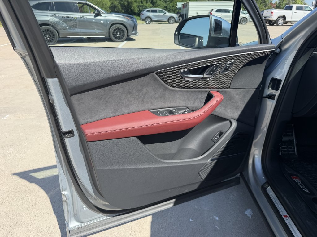 Used 2024 Audi SQ7 Prestige AWD/4WD image 9