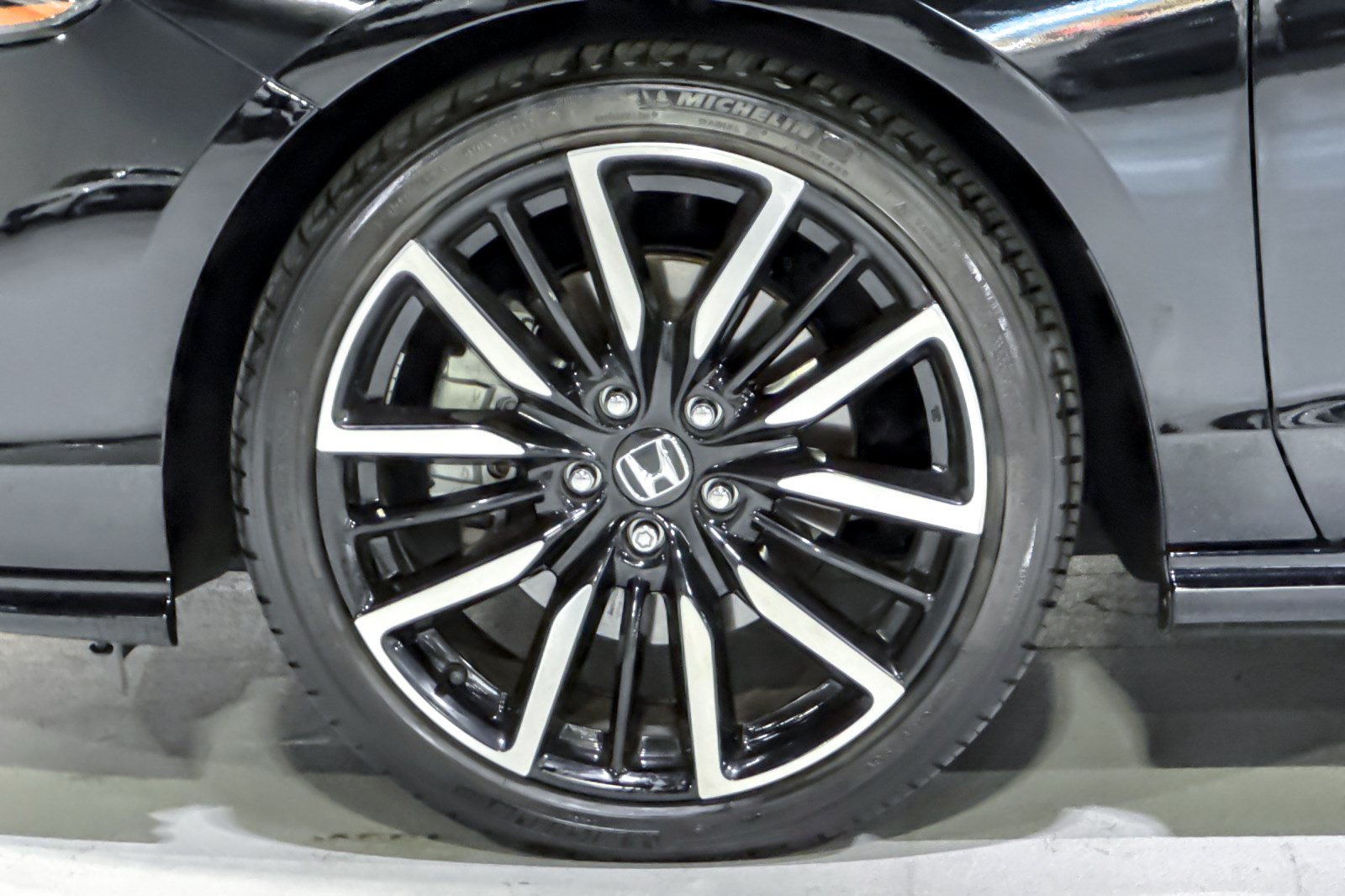 Used 2024 Honda Accord Touring image 13