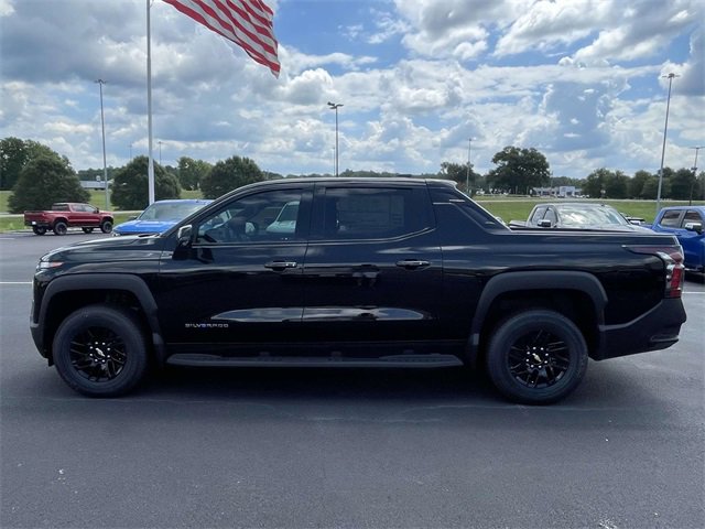 New 2025 Chevrolet Silverado EV LT image 6