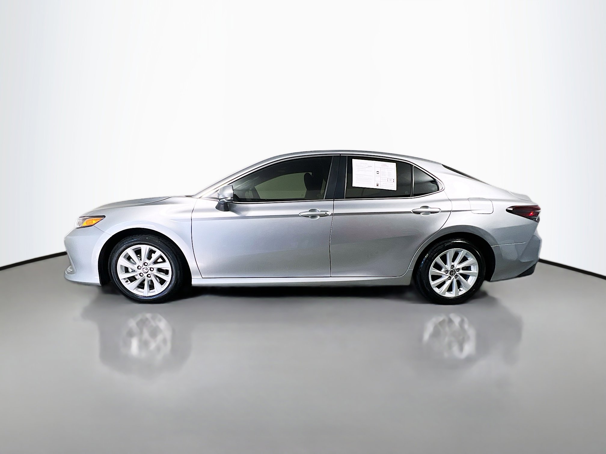 Used 2024 Toyota Camry LE w/ Convenience Package image 9
