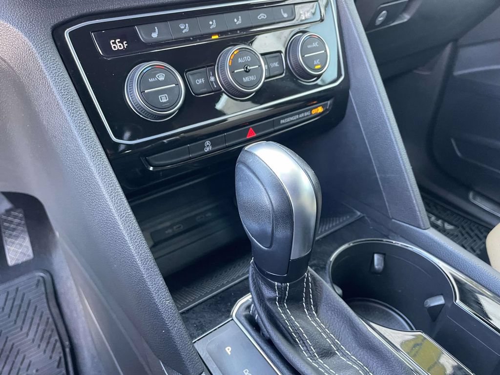 Certified 2022 Volkswagen Atlas Cross Sport SE FWD image 31