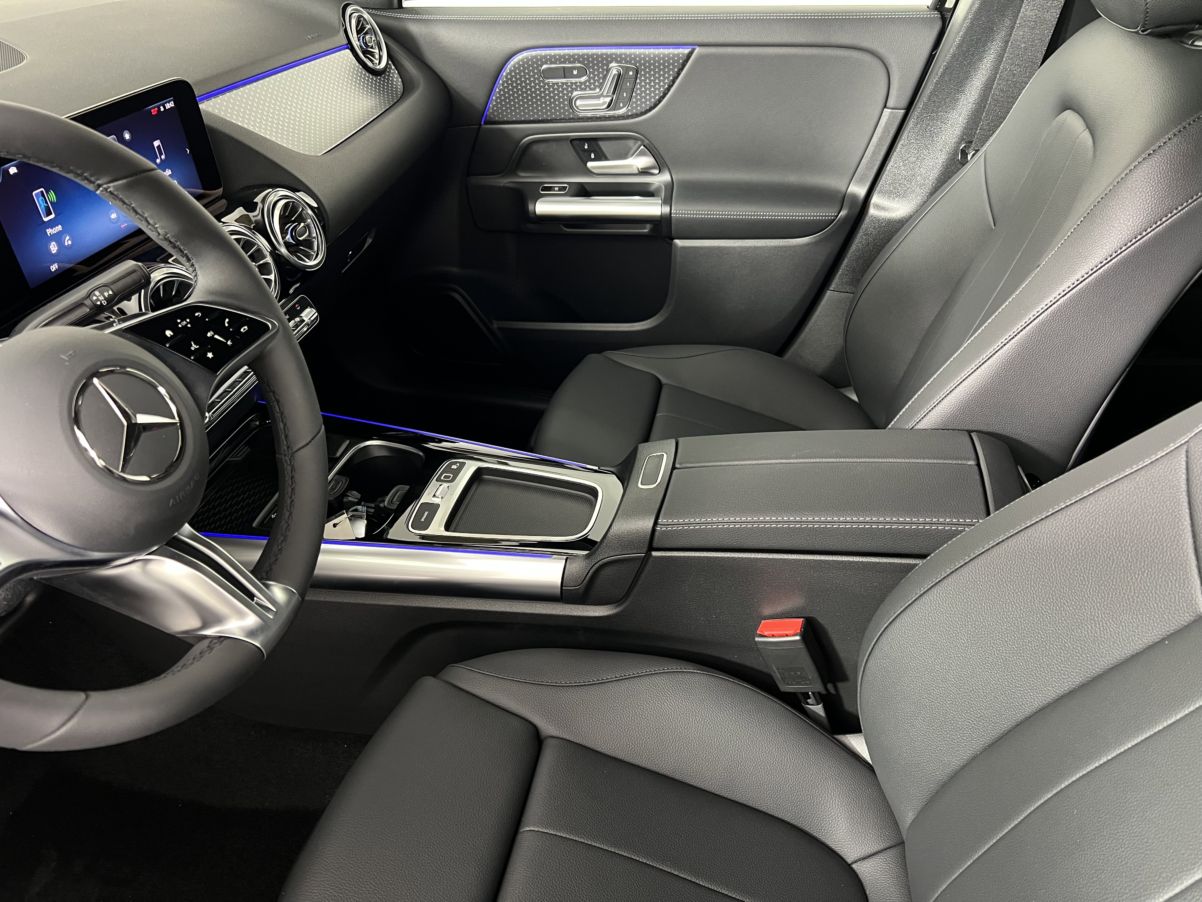 New 2025 Mercedes-Benz GLA 250 4MATIC image 4