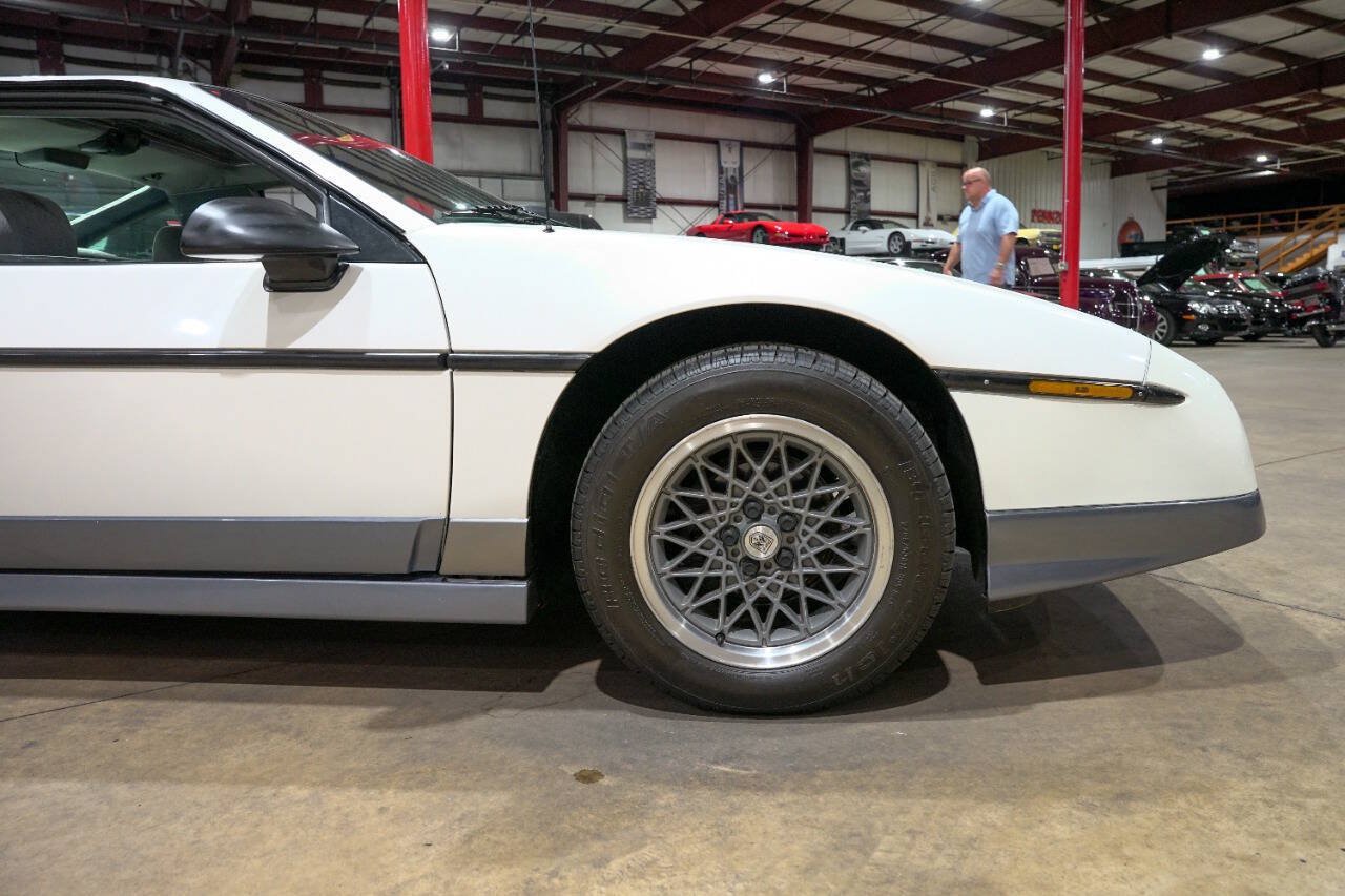Used 1987 Pontiac Fiero GT RWD image 11
