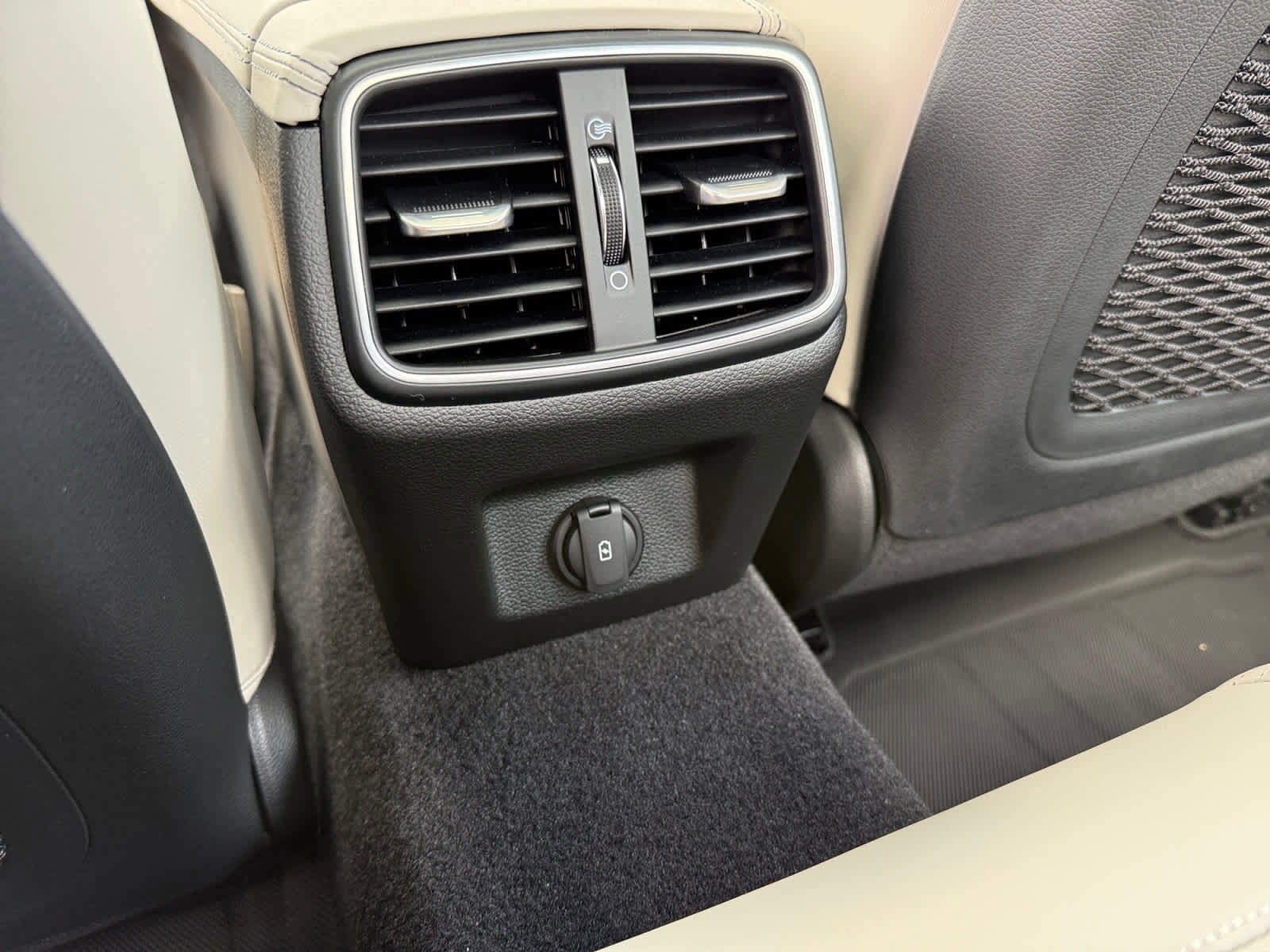 Used 2022 Genesis G70 3.3T w/ Sport Prestige Package image 15