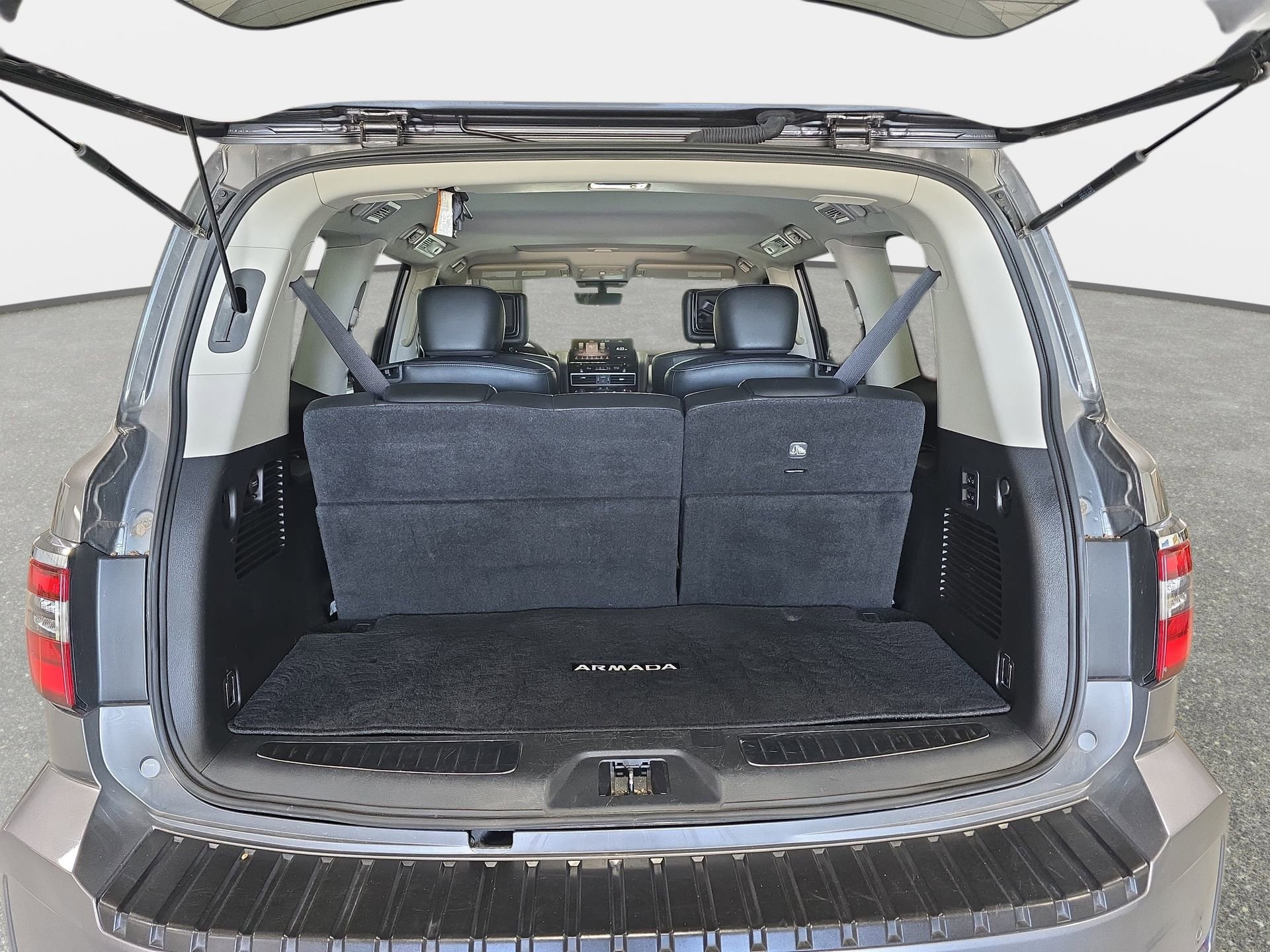 Used 2023 Nissan Armada Platinum w/ Captain's Chairs Package AWD/4WD image 12