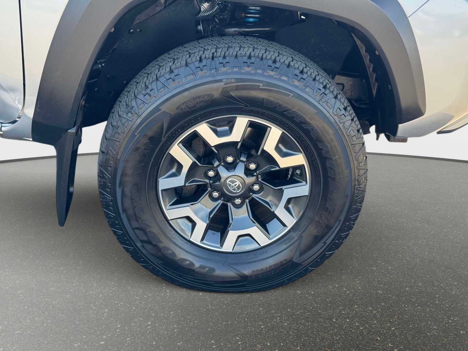 Used 2019 Toyota Tacoma TRD Off-Road image 8