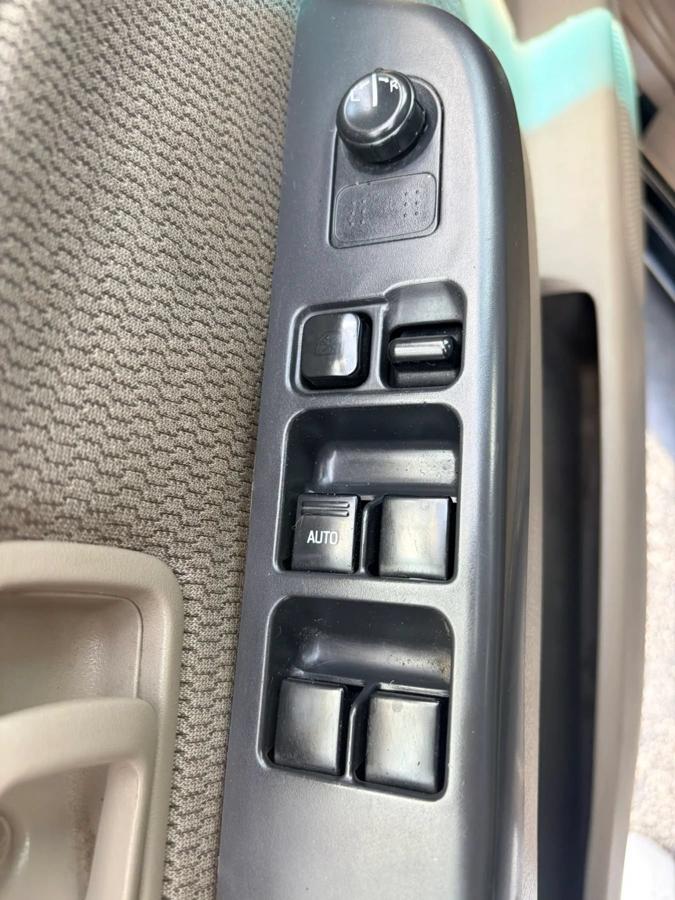 Used 2003 Nissan Frontier XE AWD/4WD image 23