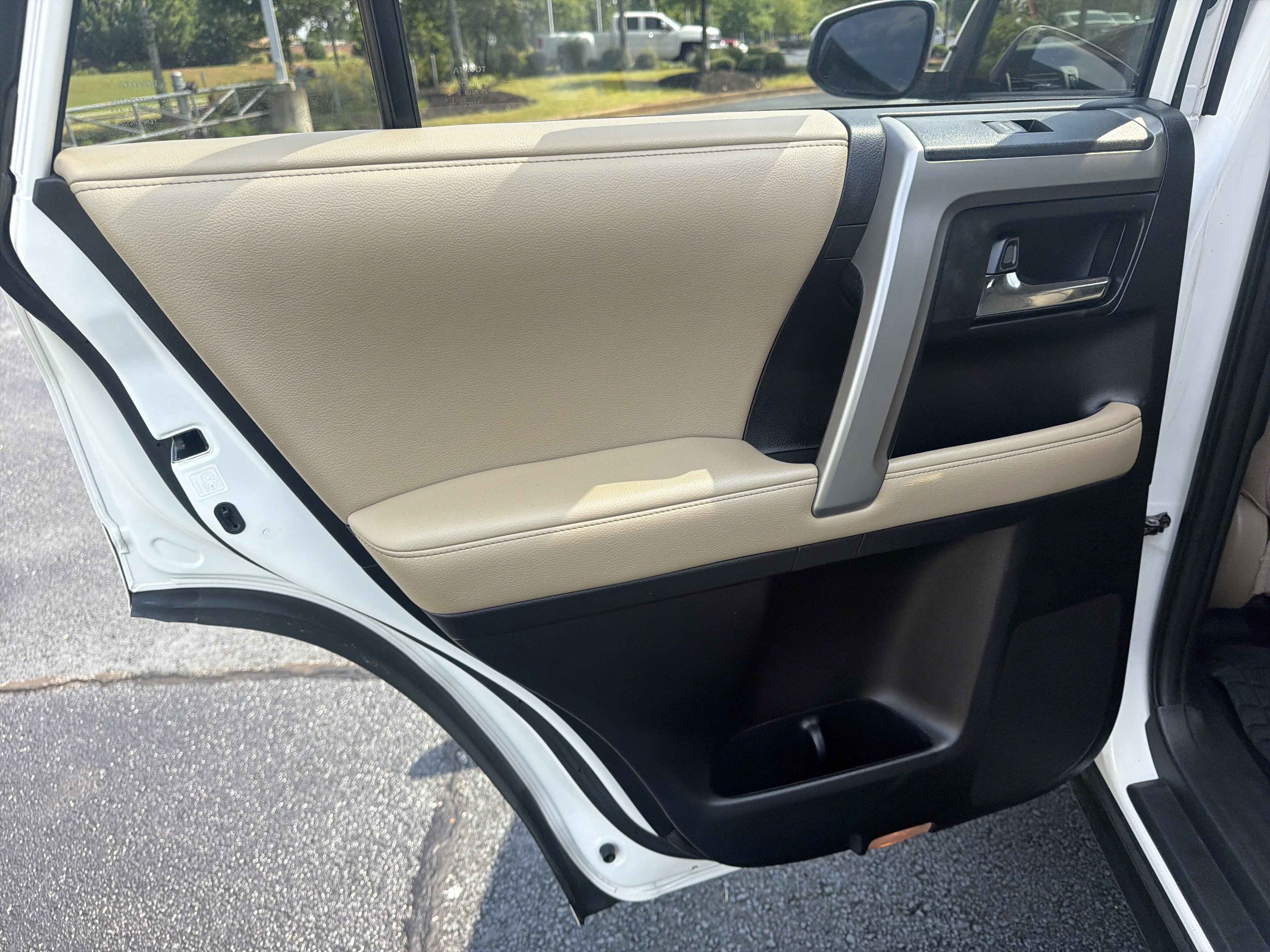 Used 2015 Toyota 4Runner SR5 RWD image 27