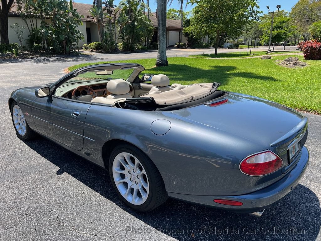 Used 2001 Jaguar XKR Convertible RWD image 3