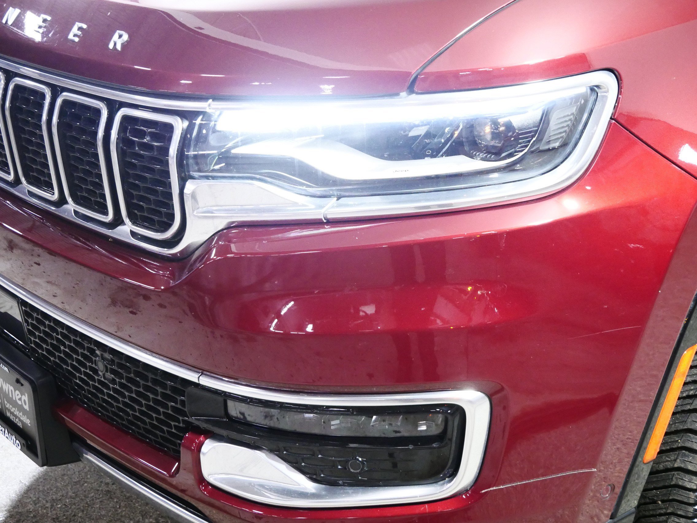 Used 2022 Jeep Wagoneer Series III w/ Premium Group I image 16