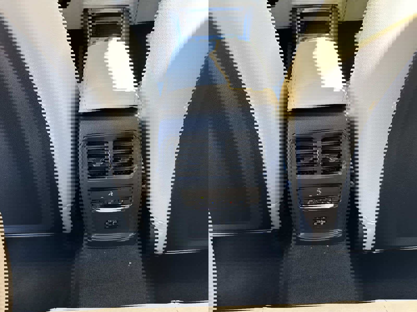 New 2026 BMW 330i Sedan w/ Premium Package image 15