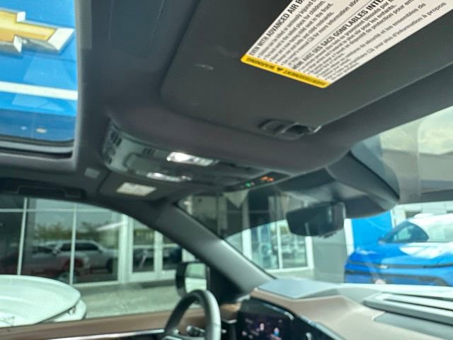 Used 2025 Chevrolet Tahoe High Country AWD/4WD image 10
