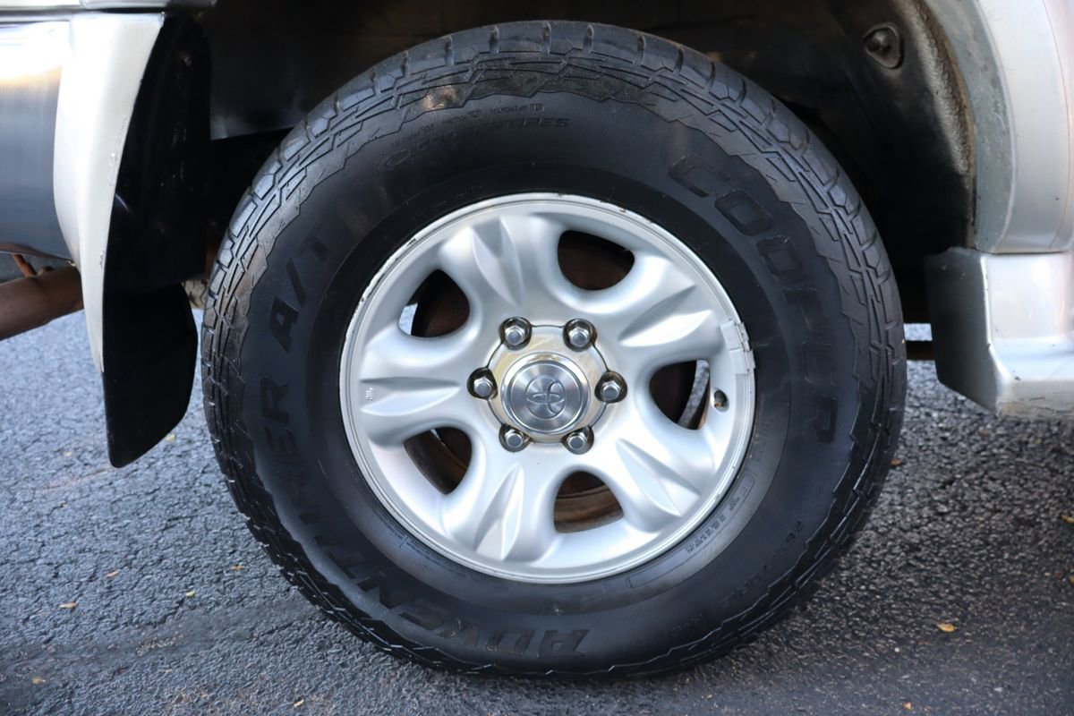 Used 2000 Toyota 4Runner SR5 w/ Upgrade Value Pkg 4 image 41