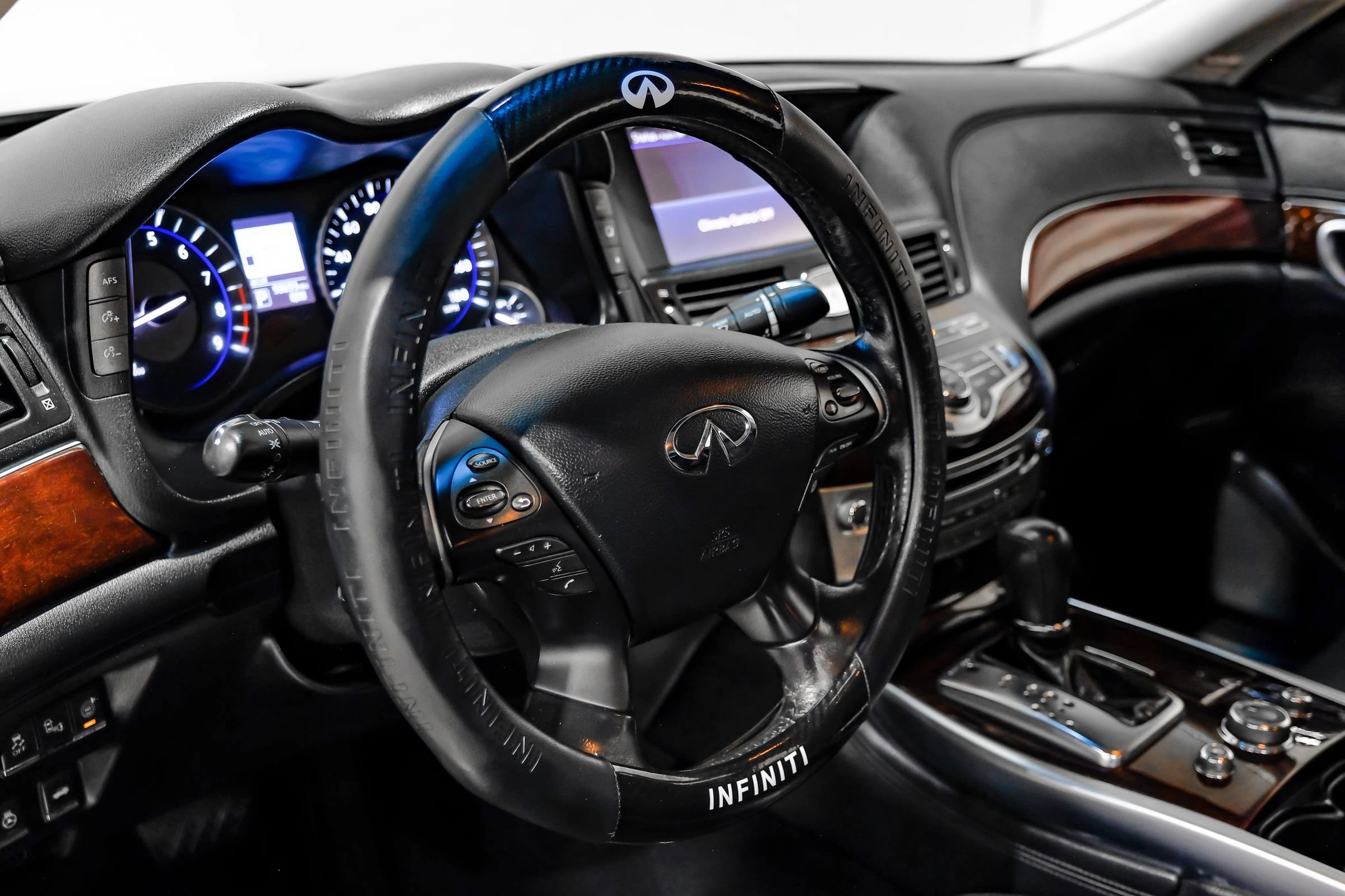 Used 2015 INFINITI Q70 L 3.7 w/ Technology Package image 23