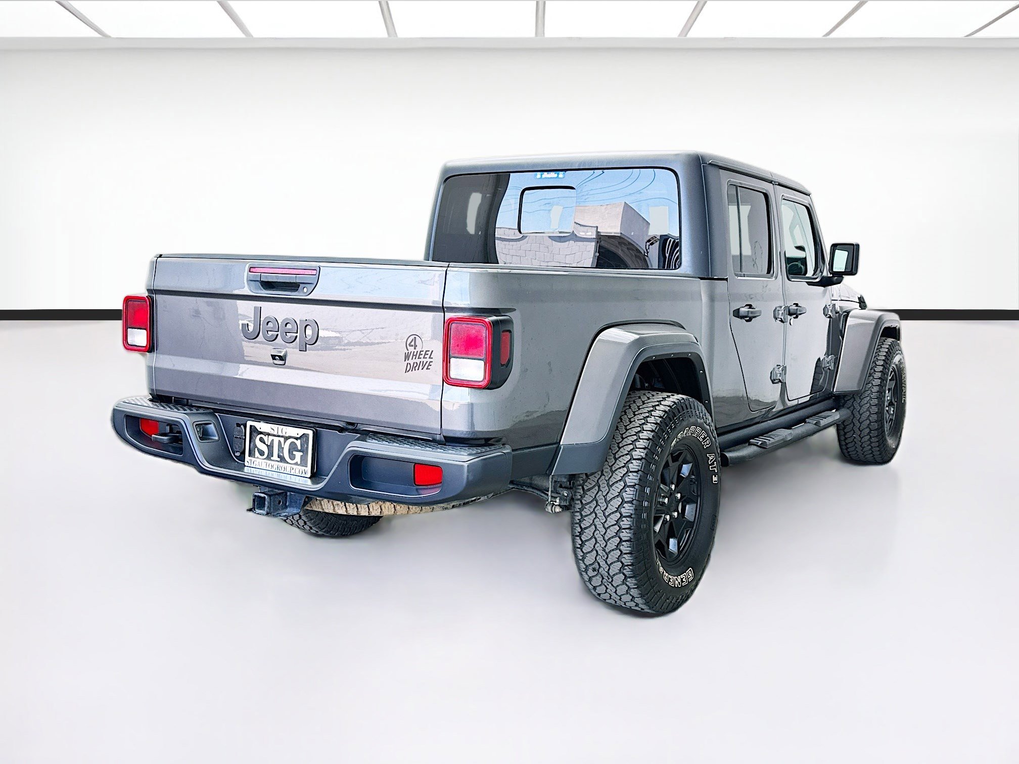 Used 2021 Jeep Gladiator Sport AWD/4WD image 4