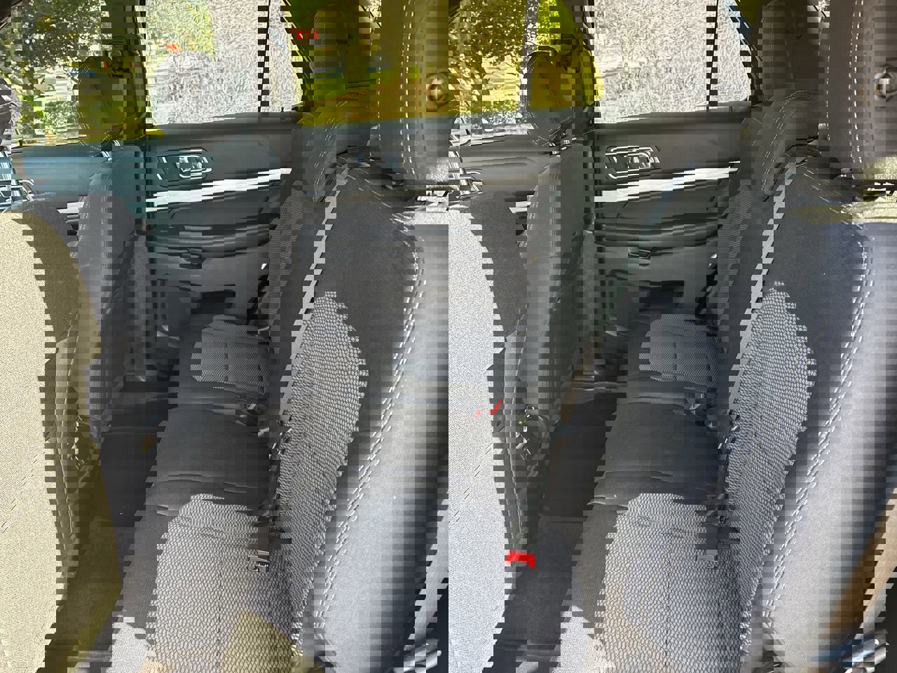 Used 2017 Ford Explorer XLT w/ Equipment Group 201A image 18