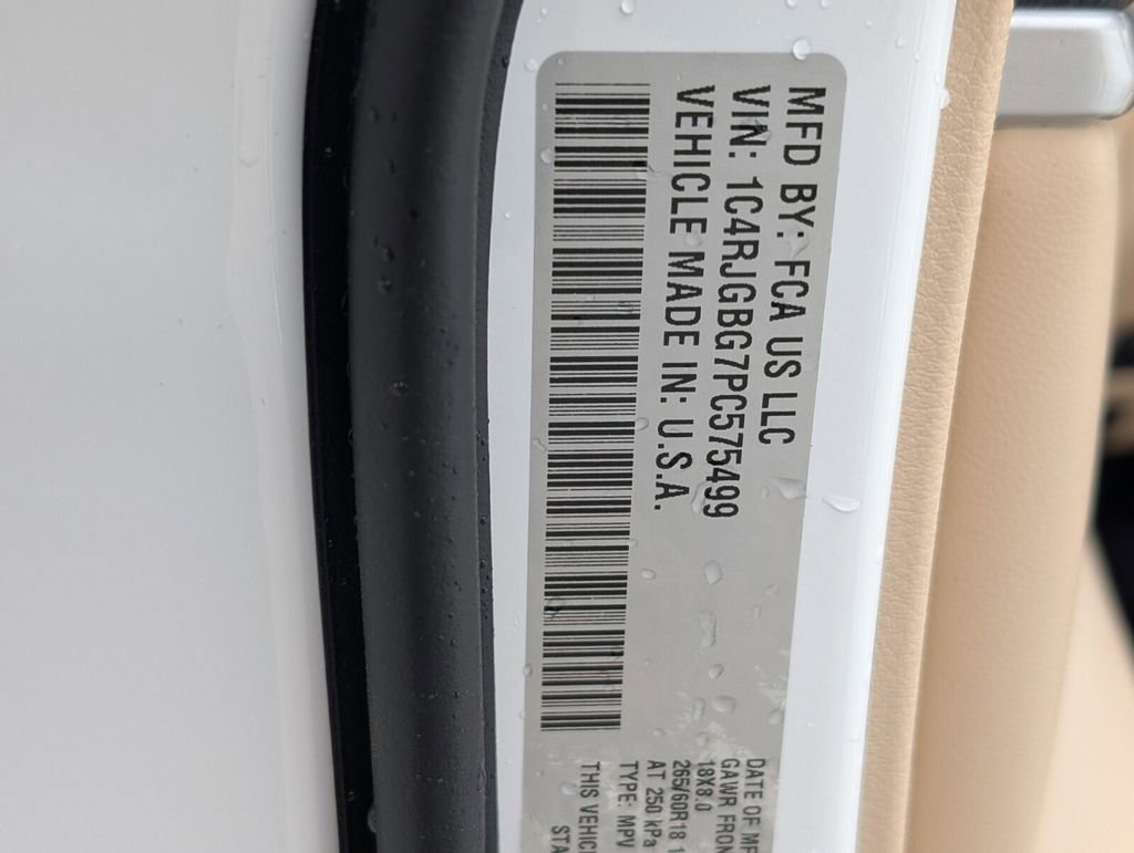 Certified 2023 Jeep Grand Cherokee Limited w/ Trailer Tow Prep Group (B) image 20