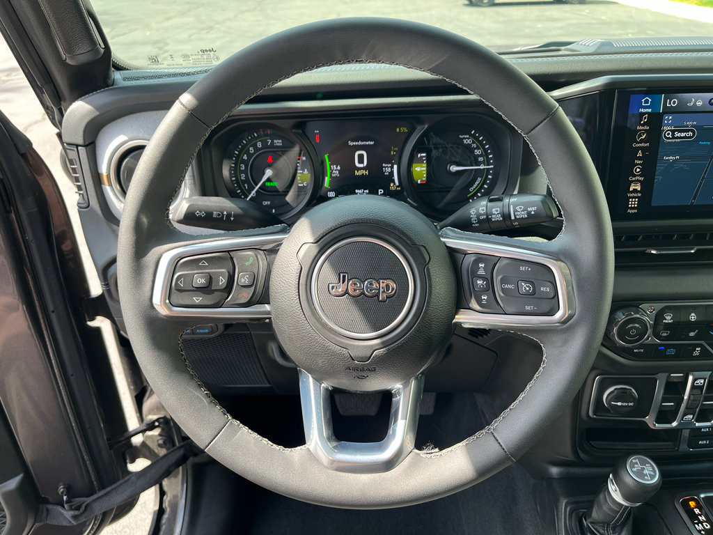 Used 2025 Jeep Wrangler Sahara image 19