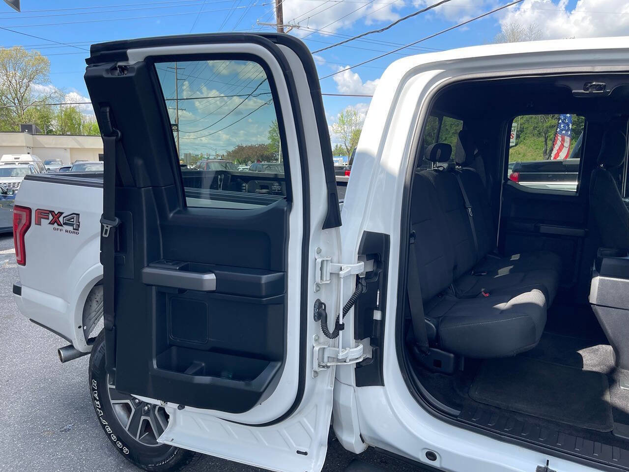 Used 2015 Ford F150 XLT w/ Equipment Group 302A Luxury AWD/4WD image 27