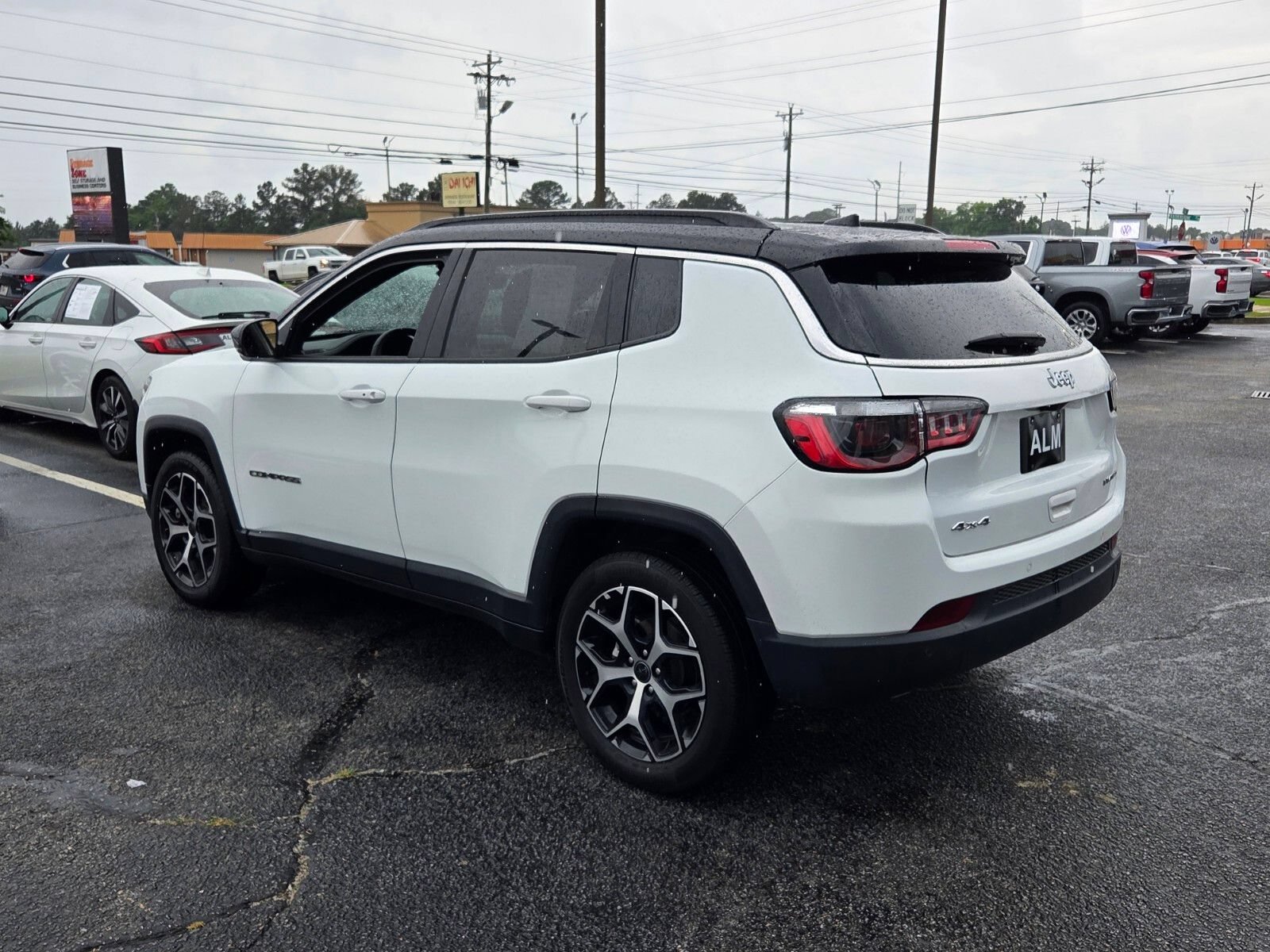 Used 2025 Jeep Compass Limited AWD/4WD image 9