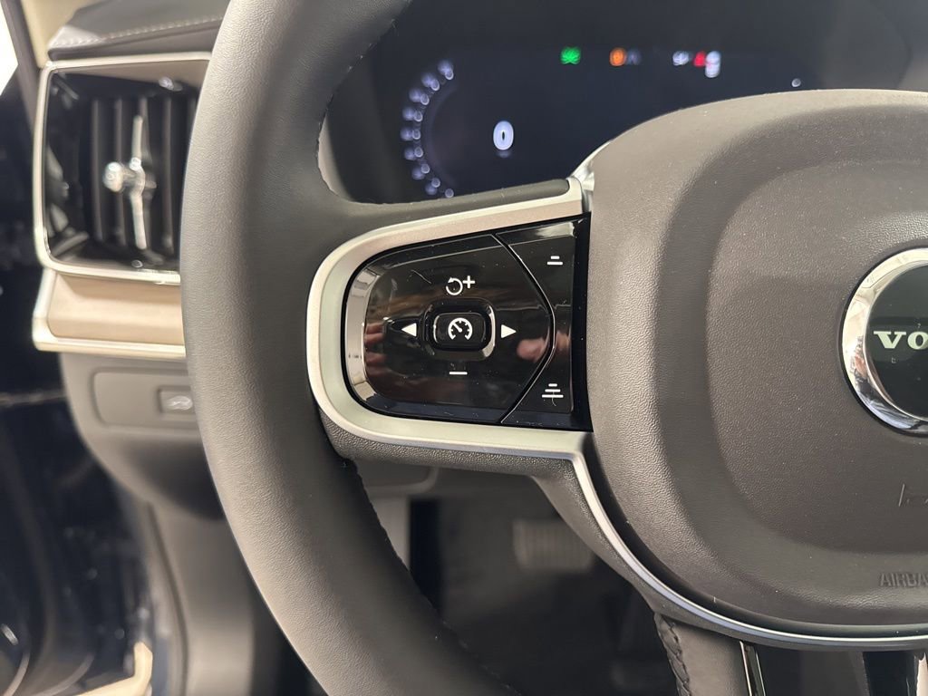 New 2026 Volvo XC90 T8 Plus w/ Protection Package Premier image 9