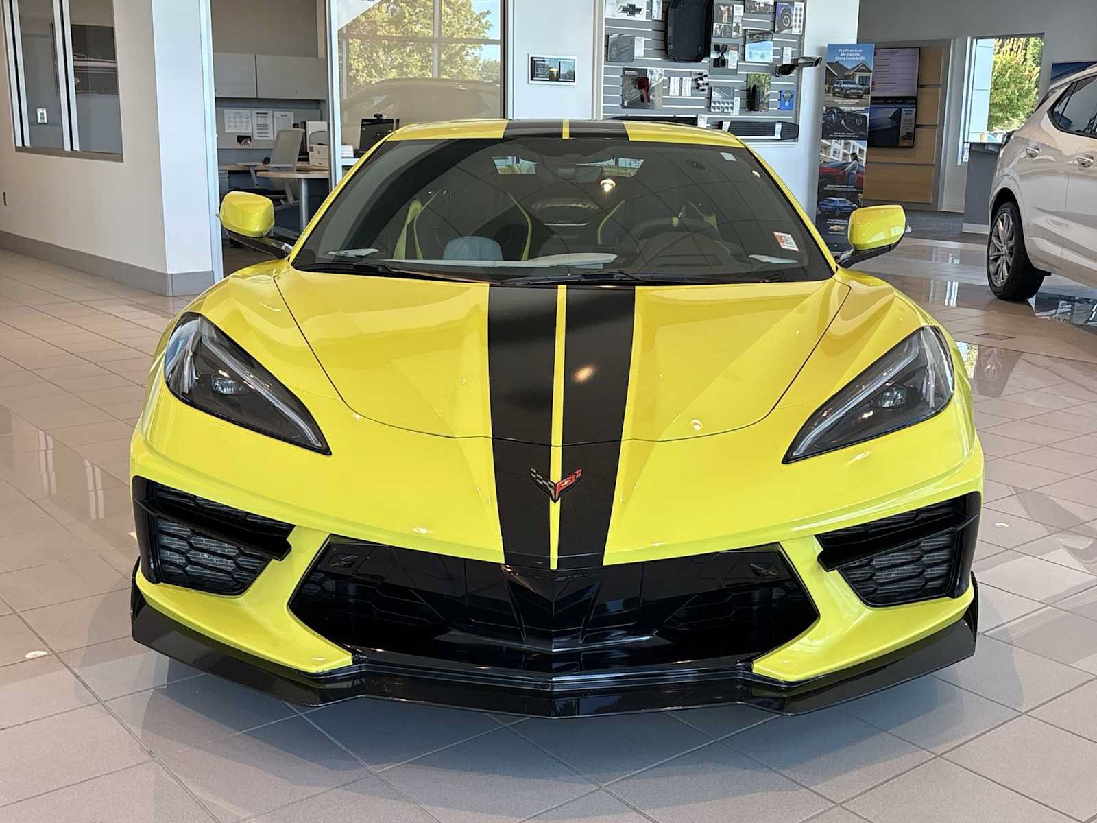Used 2021 Chevrolet Corvette Stingray Premium Conv w/ Z51 Performance Package RWD image 3