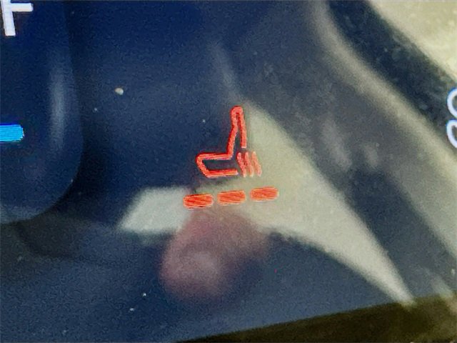 Used 2024 Ford Edge SEL image 32