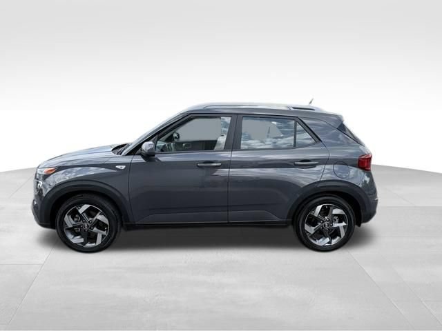 Used 2023 Hyundai Venue SEL FWD image 12