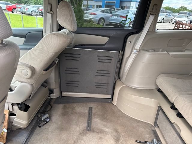 Used 2011 Honda Odyssey EX image 21