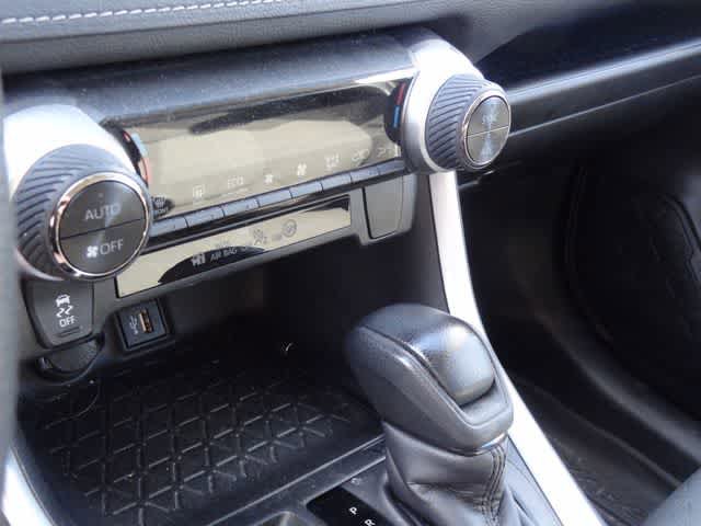 Used 2024 Toyota RAV4 XLE AWD/4WD image 11