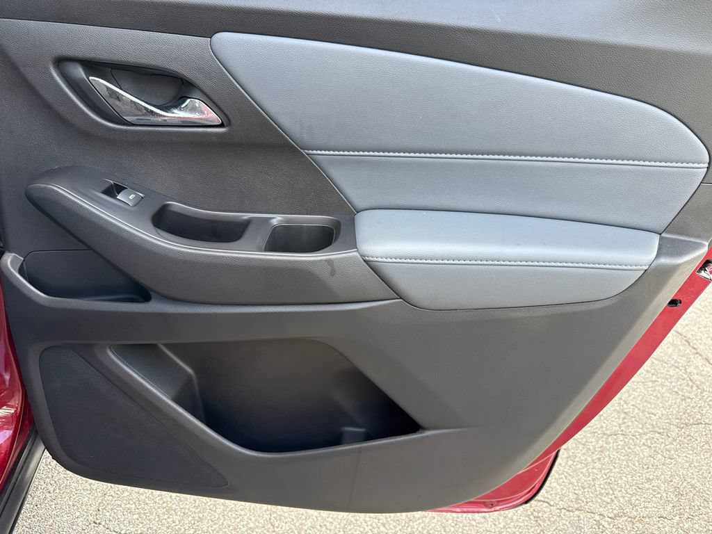 Used 2019 Chevrolet Traverse LT FWD image 16