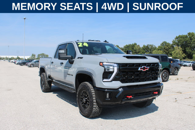 Used 2024 Chevrolet Silverado 2500 ZR2 w/ Technology Package AWD/4WD image 2