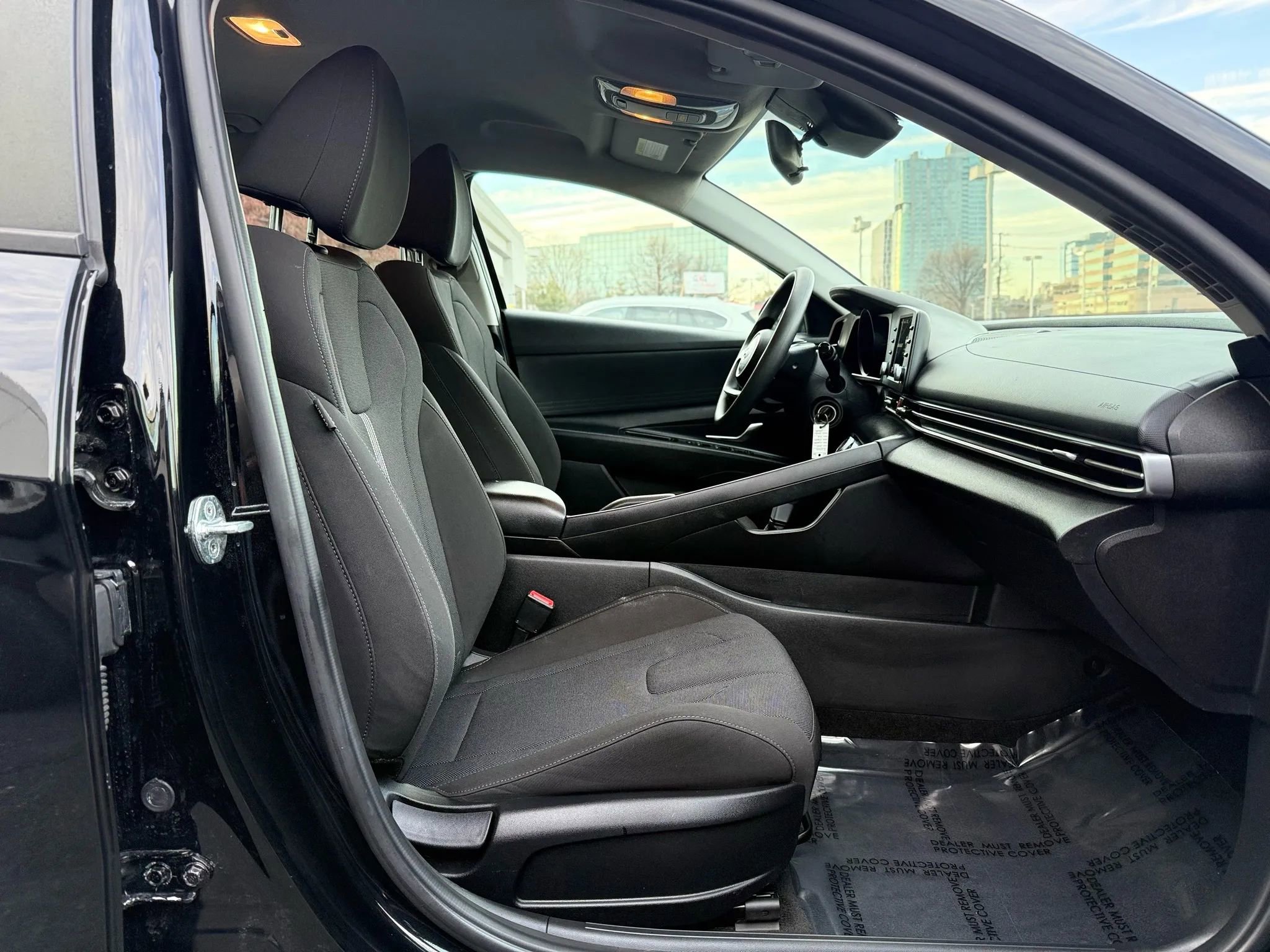 Used 2021 Hyundai Elantra SE w/ Cargo Package image 31